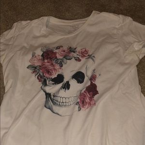 Skull tee